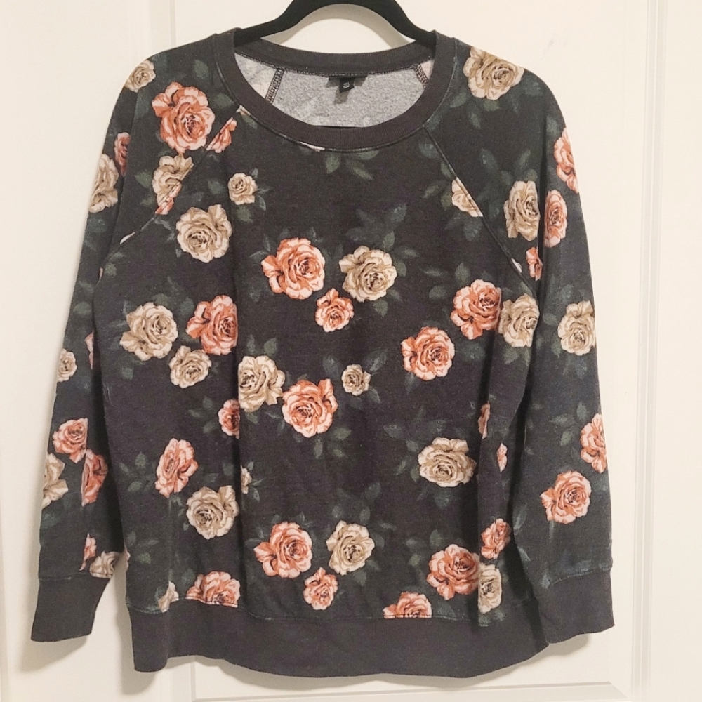 Torrid Cozy Fleece Crew Neck Sweatshirt in Black with Pink Roses